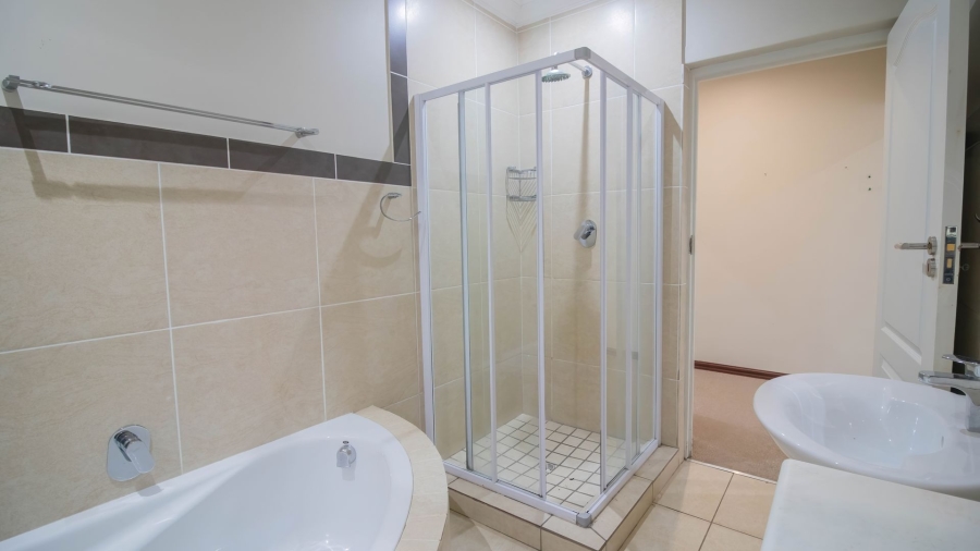 4 Bedroom Property for Sale in Beacon Bay Eastern Cape